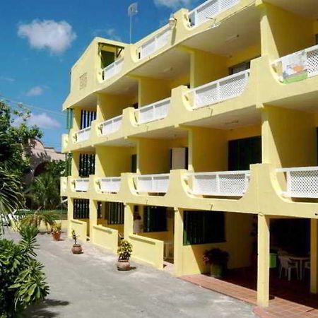 Meridian Inn Oistins ภายนอก รูปภาพ