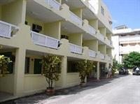 Meridian Inn Oistins ภายนอก รูปภาพ