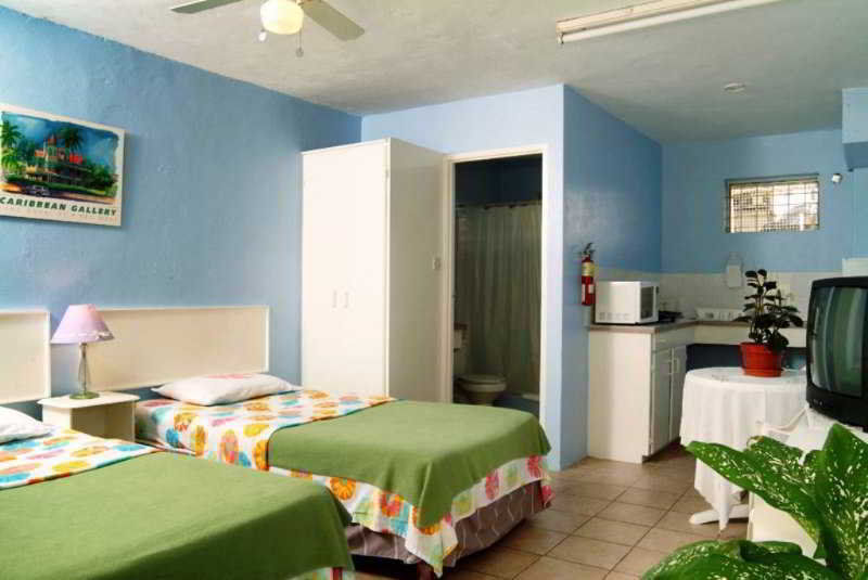 Meridian Inn Oistins ภายนอก รูปภาพ